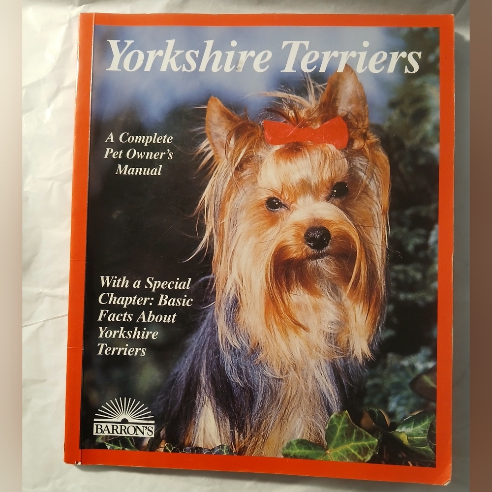 Book. Yorkshire Terriers paperback